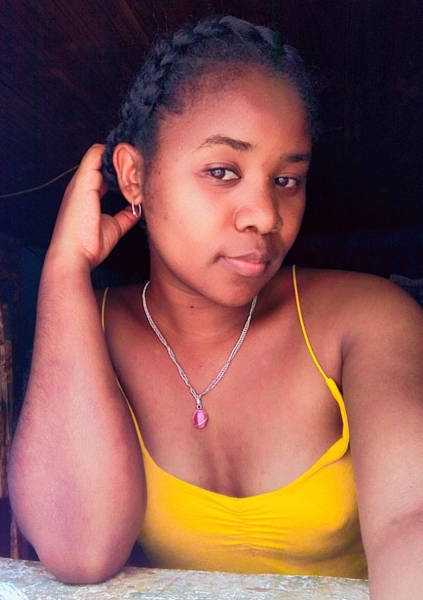 Louanne36 - ma photo coquine